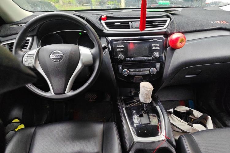 Used Nissan X-Trail 2014 2.0L CVT Comfort Edition 2WD Center Console