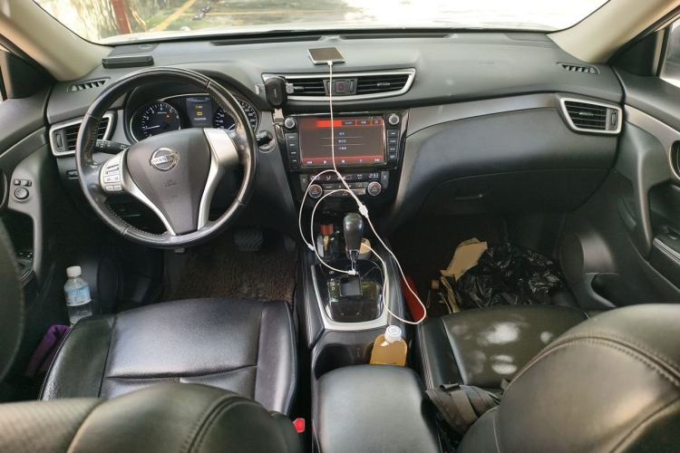 Used Nissan X-Trail 2014 2.0L CVT Comfort Edition 2WD Center Console