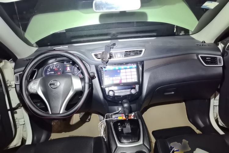 Used Nissan X-Trail 2014 2.0L CVT Comfort Edition 2WD Center Console