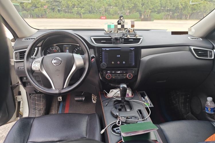 Used Nissan X-Trail 2014 2.0L CVT Comfort Edition 2WD Center Console