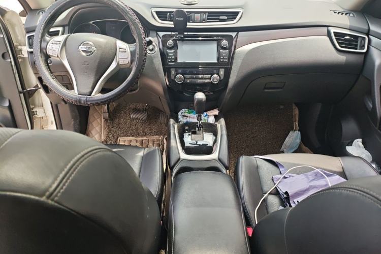 Used Nissan X-Trail 2014 2.0L CVT Smart Edition 2WD Center Console
