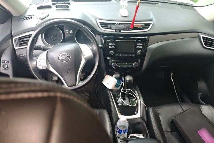 Used Nissan X-Trail 2014 2.0L CVT Comfort Edition 2WD Center Console
