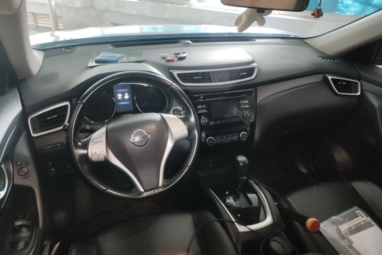 Used Nissan X-Trail 2014 2.0L CVT Comfort Edition 2WD Center Console