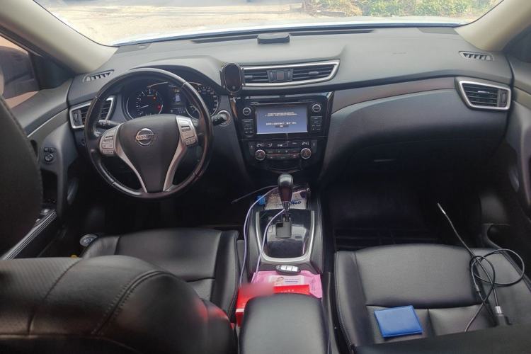 Used Nissan X-Trail 2014 2.0L CVT Smart Edition 2WD Center Console