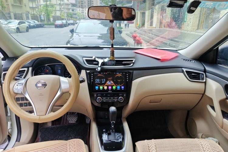 Used Nissan X-Trail 2014 2.0L CVT Comfort Edition 2WD Center Console