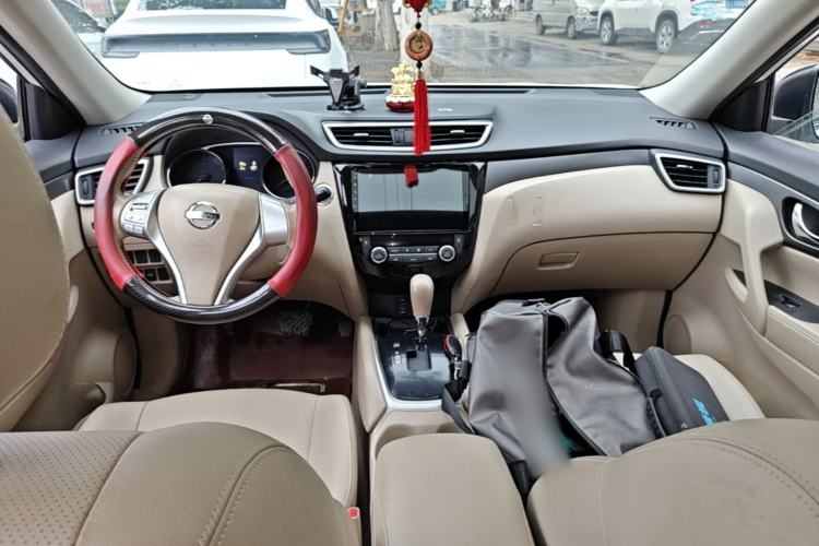 Used Nissan X-Trail 2014 2.0L CVT Comfort Edition 2WD Center Console