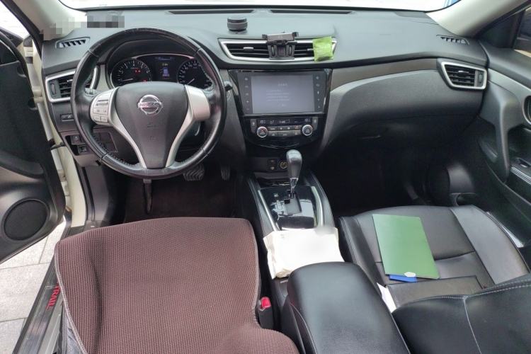 Used Nissan X-Trail 2014 2.0L CVT Comfort Edition 2WD Center Console