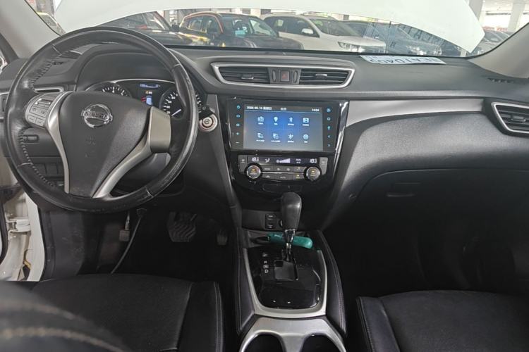 Used Nissan X-Trail 2014 2.0L CVT Comfort Edition 2WD Center Console
