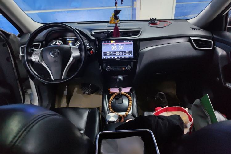 Used Nissan X-Trail 2014 2.0L CVT Comfort Edition 2WD Center Console