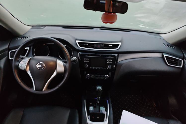 Used Nissan X-Trail 2014 2.0L CVT Comfort Edition 2WD Center Console