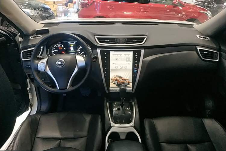 Used Nissan X-Trail 2014 2.0L CVT Comfort Edition 2WD Center Console
