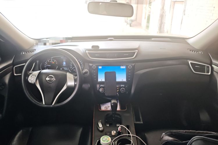 Used Nissan X-Trail 2014 2.0L CVT Comfort Edition 2WD Center Console