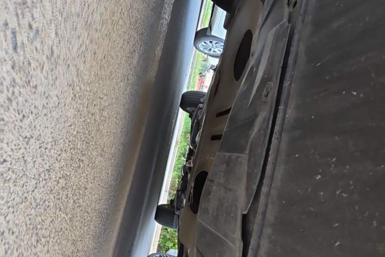 Used Nissan X-Trail 2014 2.5L CVT Leading Edition 4WD Chassis Front