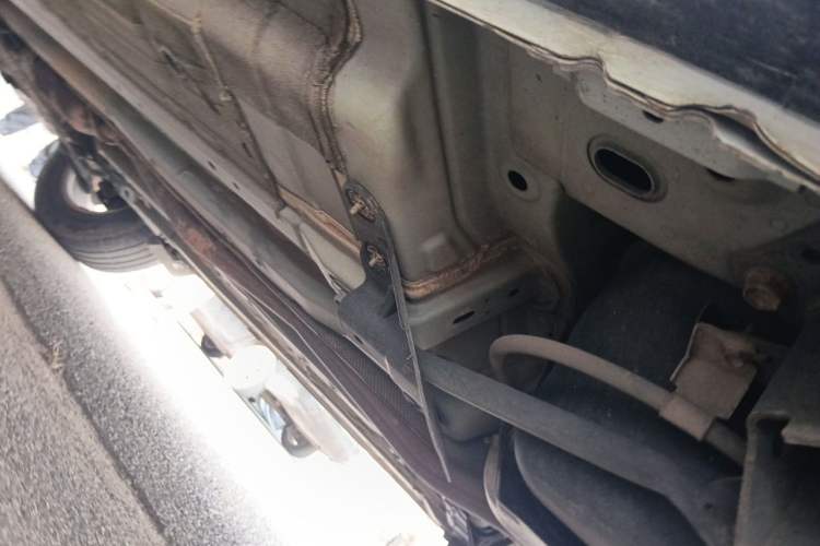 Used Nissan X-Trail 2014 2.0L CVT Comfort Edition 2WD Chassis Rear Left