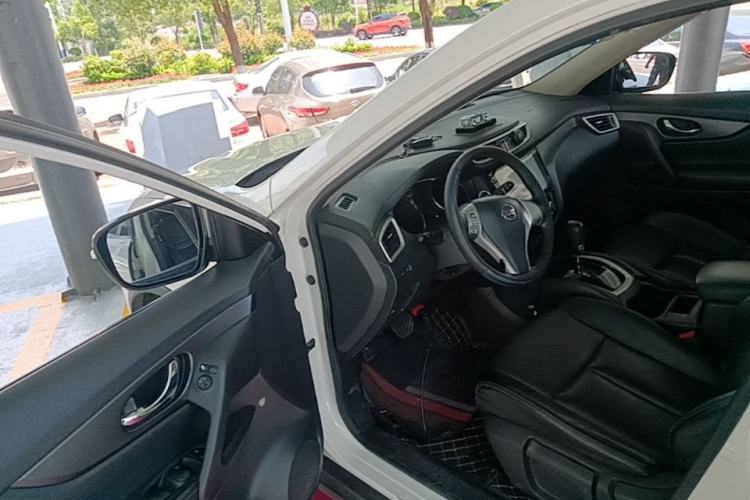 Used Nissan X-Trail 2014 2.0L CVT Comfort Edition 2WD Driver Seat