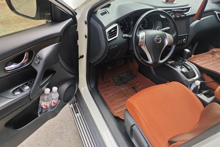 Used Nissan X-Trail 2014 2.0L CVT Comfort Edition 2WD Driver Seat