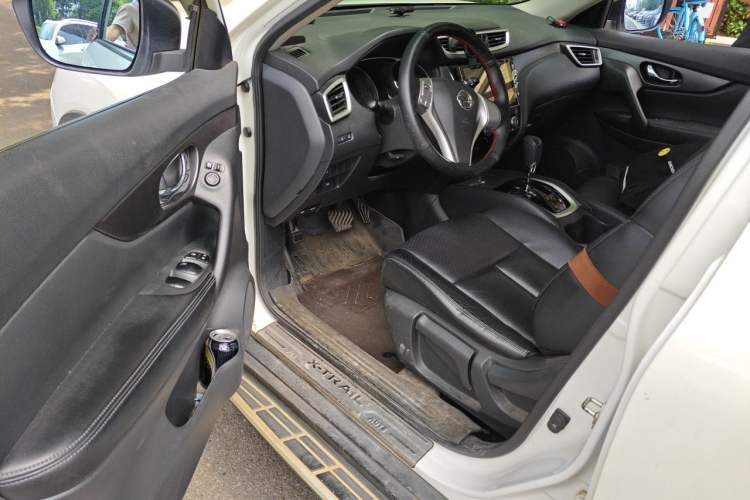 Used Nissan X-Trail 2014 2.0L CVT Comfort Edition 2WD Driver Seat
