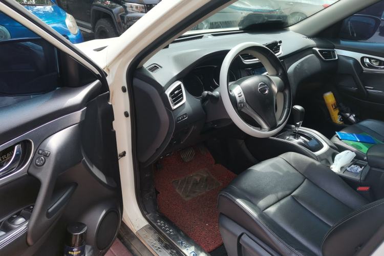 Used Nissan X-Trail 2014 2.0L CVT Comfort Edition 2WD Driver Seat