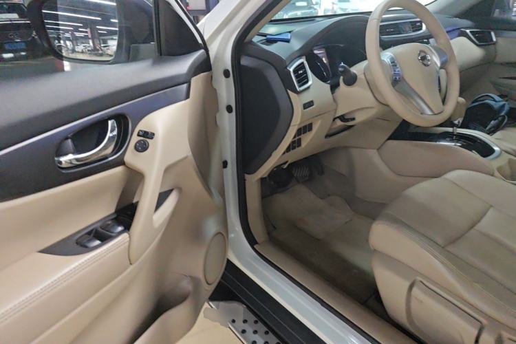 Used Nissan X-Trail 2014 2.0L CVT Comfort Edition 2WD Driver Seat