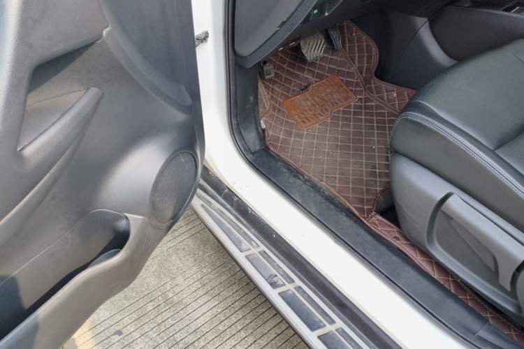 Used Nissan X-Trail 2014 2.0L CVT Comfort Edition 2WD Driver Seat