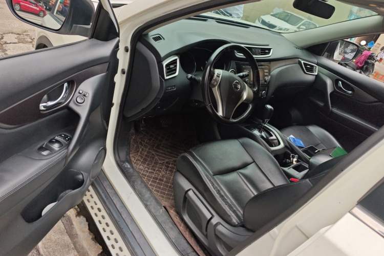 Used Nissan X-Trail 2014 2.0L CVT Comfort Edition 2WD Driver Seat