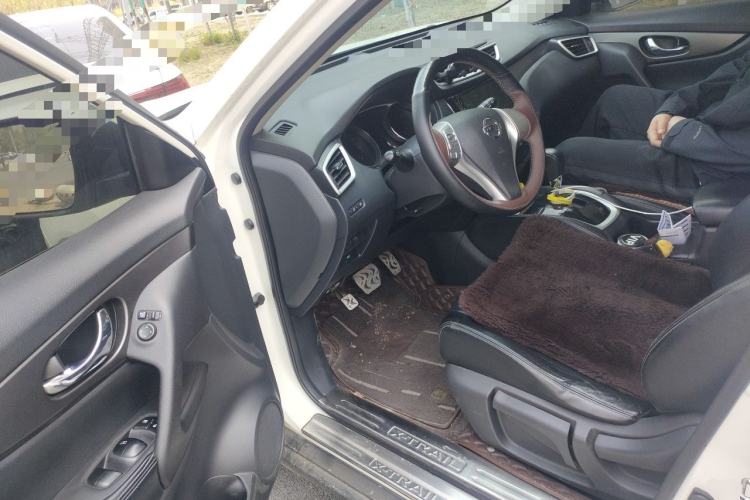 Used Nissan X-Trail 2014 2.0L CVT Comfort Edition 2WD Driver Seat