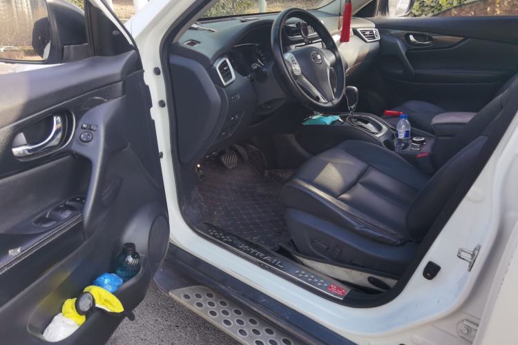 Used Nissan X-Trail 2014 2.5L CVT Luxury Edition 4WD Driver Seat