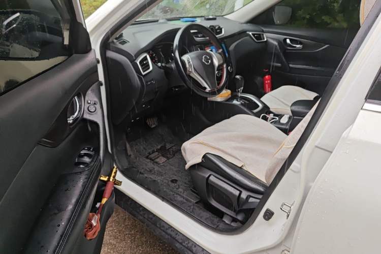 Used Nissan X-Trail 2014 2.0L CVT Comfort Edition 2WD Driver Seat