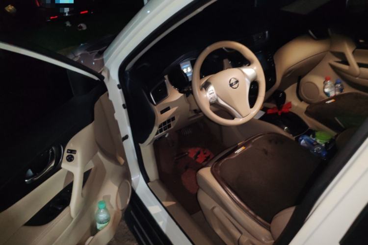 Used Nissan X-Trail 2014 2.0L CVT Comfort Edition 2WD Driver Seat