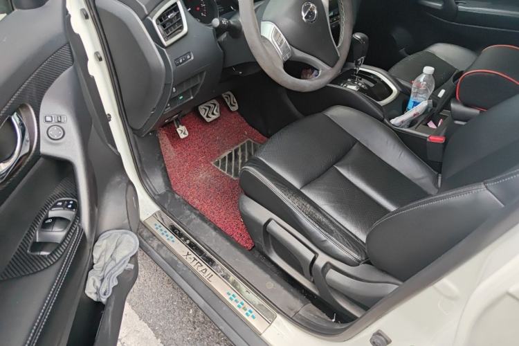 Used Nissan X-Trail 2014 2.0L CVT Comfort Edition 2WD Driver Seat