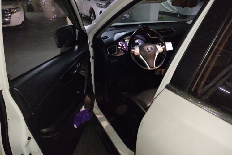 Used Nissan X-Trail 2014 2.0L CVT Smart Edition 2WD Driver Seat