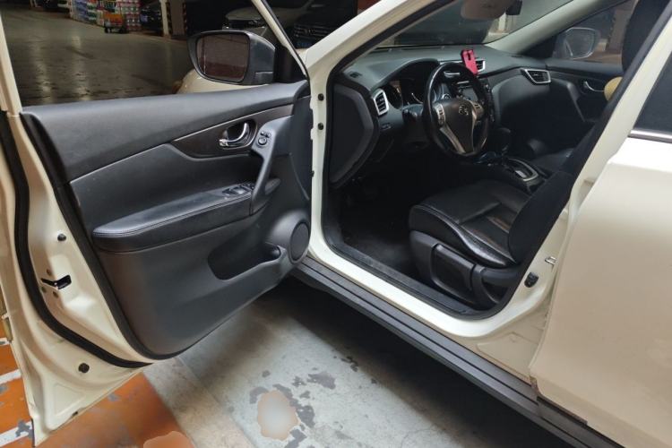 Used Nissan X-Trail 2014 2.0L CVT Smart Edition 2WD Driver Seat