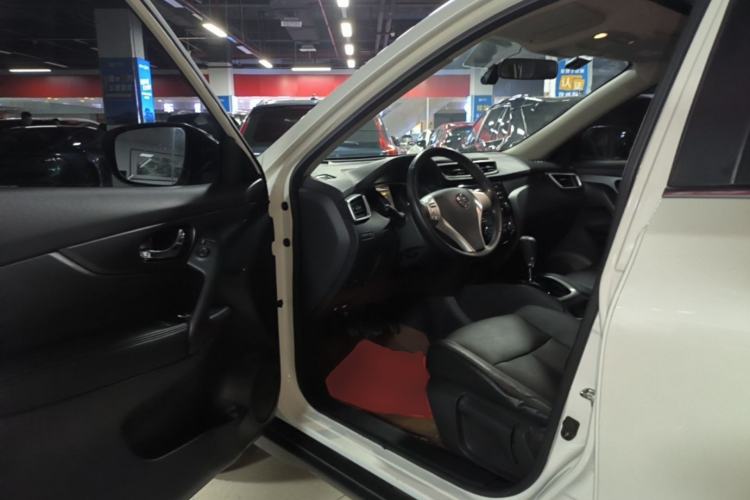 Used Nissan X-Trail 2014 2.0L CVT Comfort Edition 2WD Driver Seat