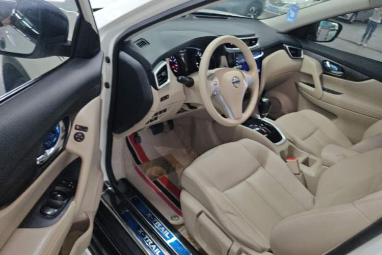 Used Nissan X-Trail 2014 2.0L CVT Comfort Edition 2WD Driver Seat