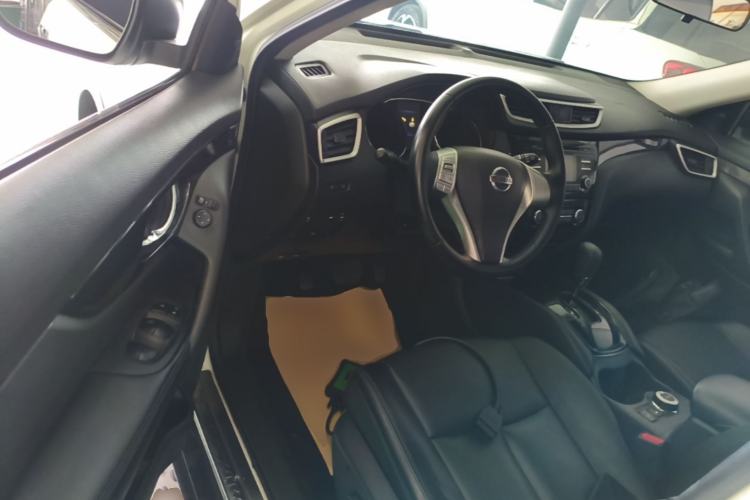 Used Nissan X-Trail 2014 2.5L CVT Luxury Edition 4WD Driver Seat