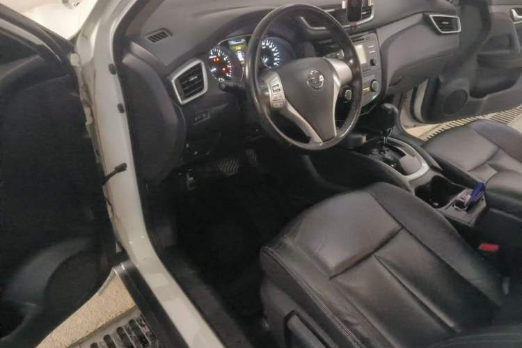 Used Nissan X-Trail 2014 2.0L CVT Comfort Edition 2WD Driver Seat