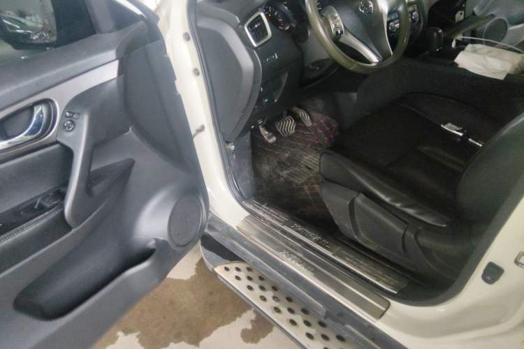Used Nissan X-Trail 2014 2.0L CVT Comfort Edition 2WD Driver Seat