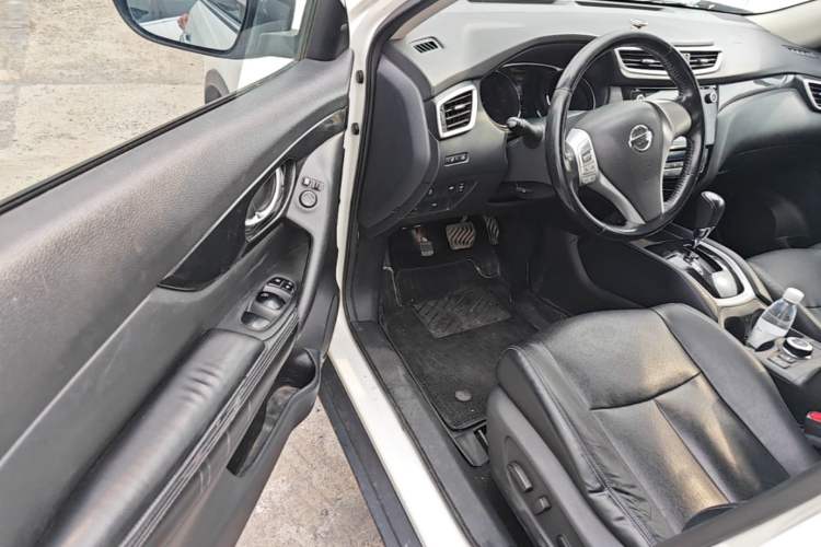 Used Nissan X-Trail 2014 2.5L CVT Luxury Edition 4WD Driver Seat