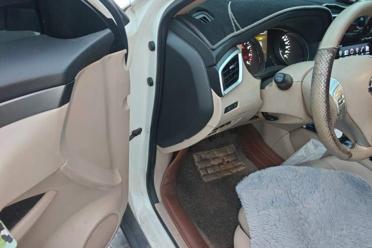 Used Nissan X-Trail 2014 2.0L CVT Comfort Edition 2WD Driver Seat