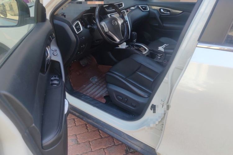 Used Nissan X-Trail 2014 2.5L CVT Luxury Edition 4WD Driver Seat