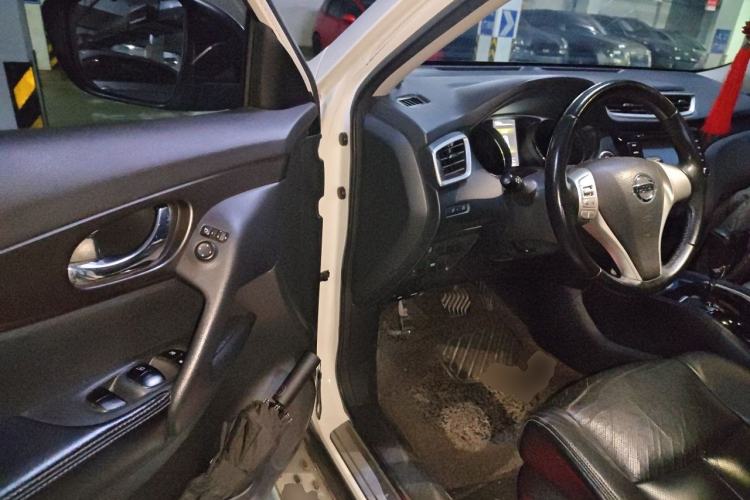 Used Nissan X-Trail 2014 2.0L CVT Comfort Edition 2WD Driver Seat