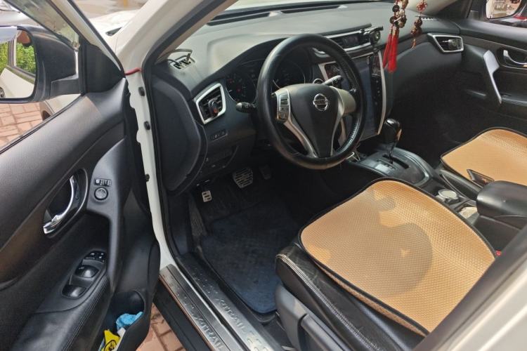 Used Nissan X-Trail 2014 2.0L CVT Comfort Edition 2WD Driver Seat