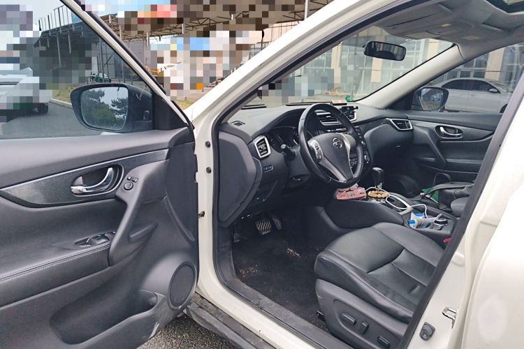 Used Nissan X-Trail 2014 2.5L CVT Leading Edition 4WD Driver Seat