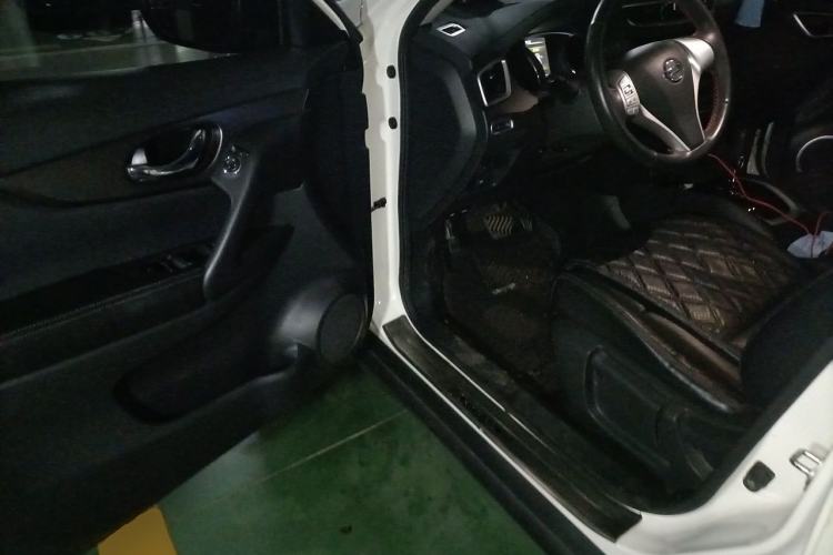 Used Nissan X-Trail 2014 2.0L CVT Comfort Edition 2WD Driver Seat