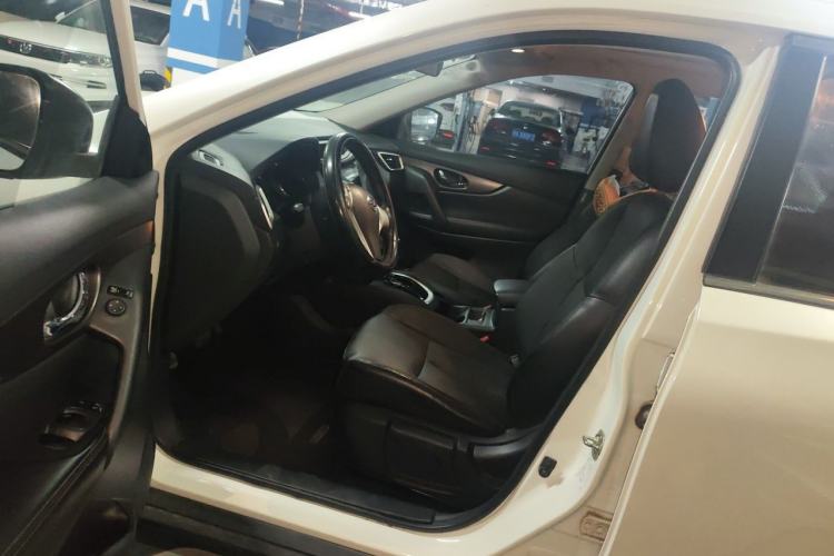 Used Nissan X-Trail 2014 2.0L CVT Comfort Edition 2WD Driver Seat