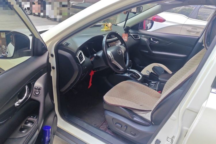 Used Nissan X-Trail 2014 2.5L CVT Luxury Edition 4WD Driver Seat