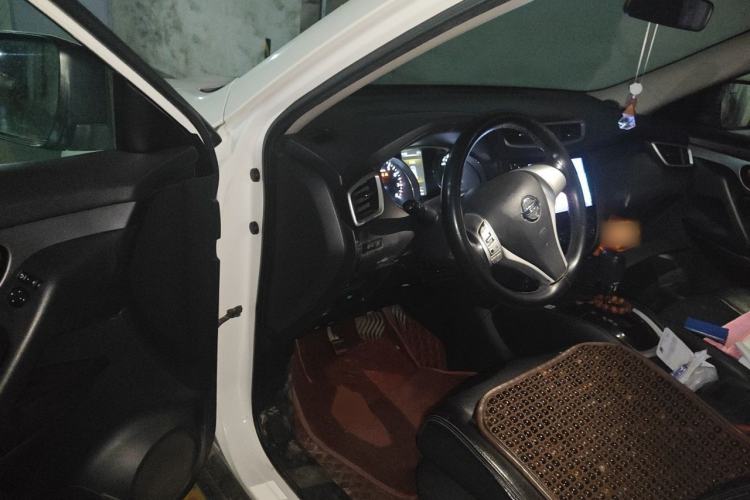 Used Nissan X-Trail 2014 2.0L CVT Comfort Edition 2WD Driver Seat