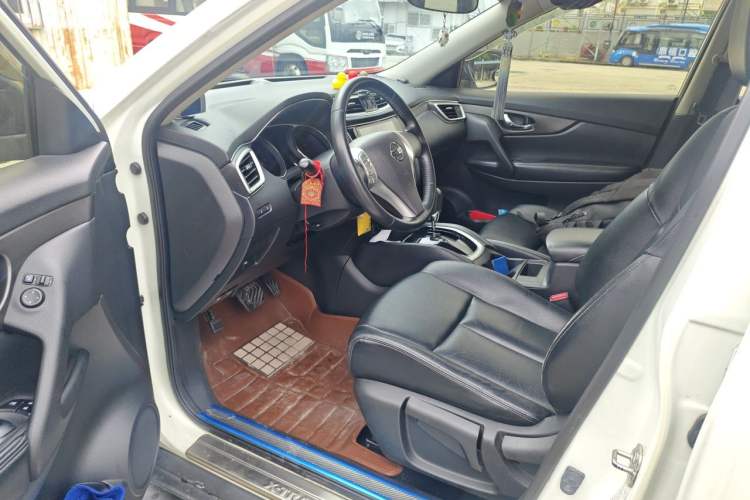 Used Nissan X-Trail 2014 2.0L CVT Comfort Edition 2WD Driver Seat