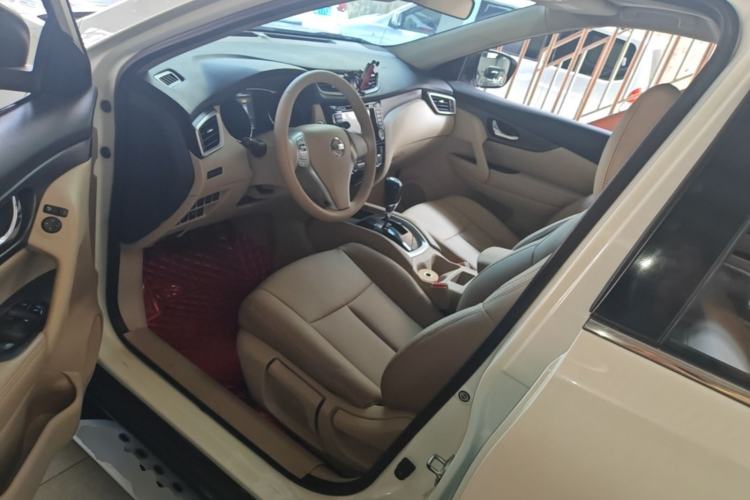Used Nissan X-Trail 2014 2.0L CVT Comfort Edition 2WD Driver Seat