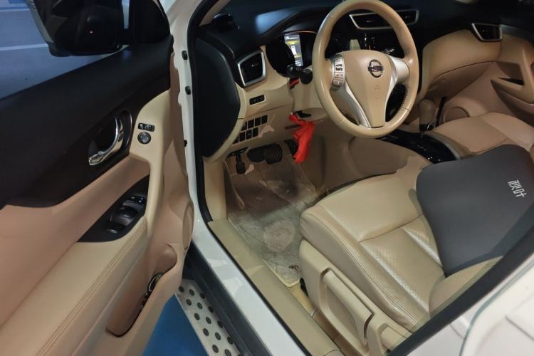 Used Nissan X-Trail 2014 2.0L CVT Comfort Edition 2WD Driver Seat